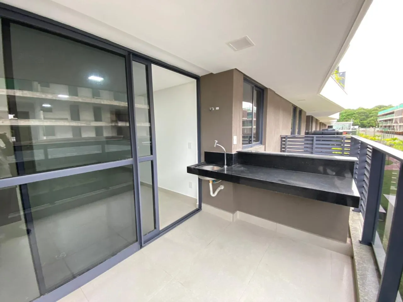 3-bedroom rental apartment with enclosed balcony — photo 6