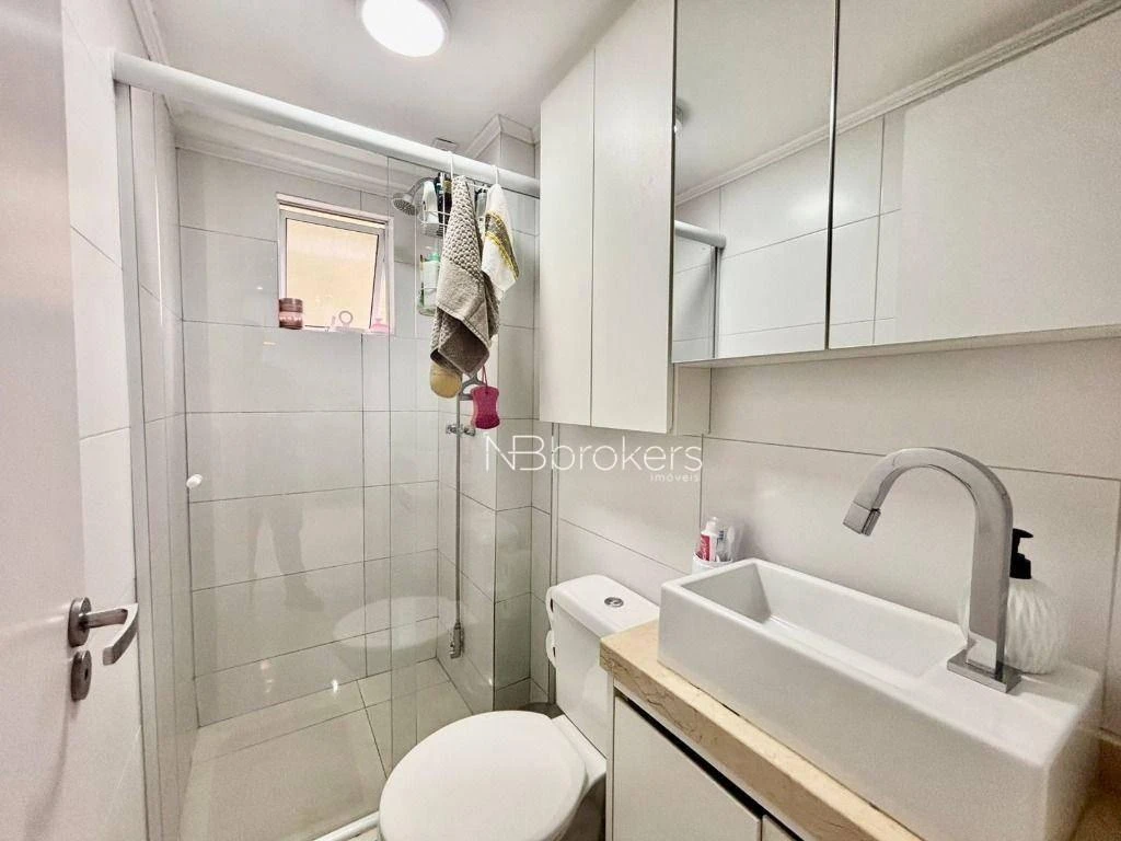 2-bedroom apartment with a washing machine in Curitiba — photo 14