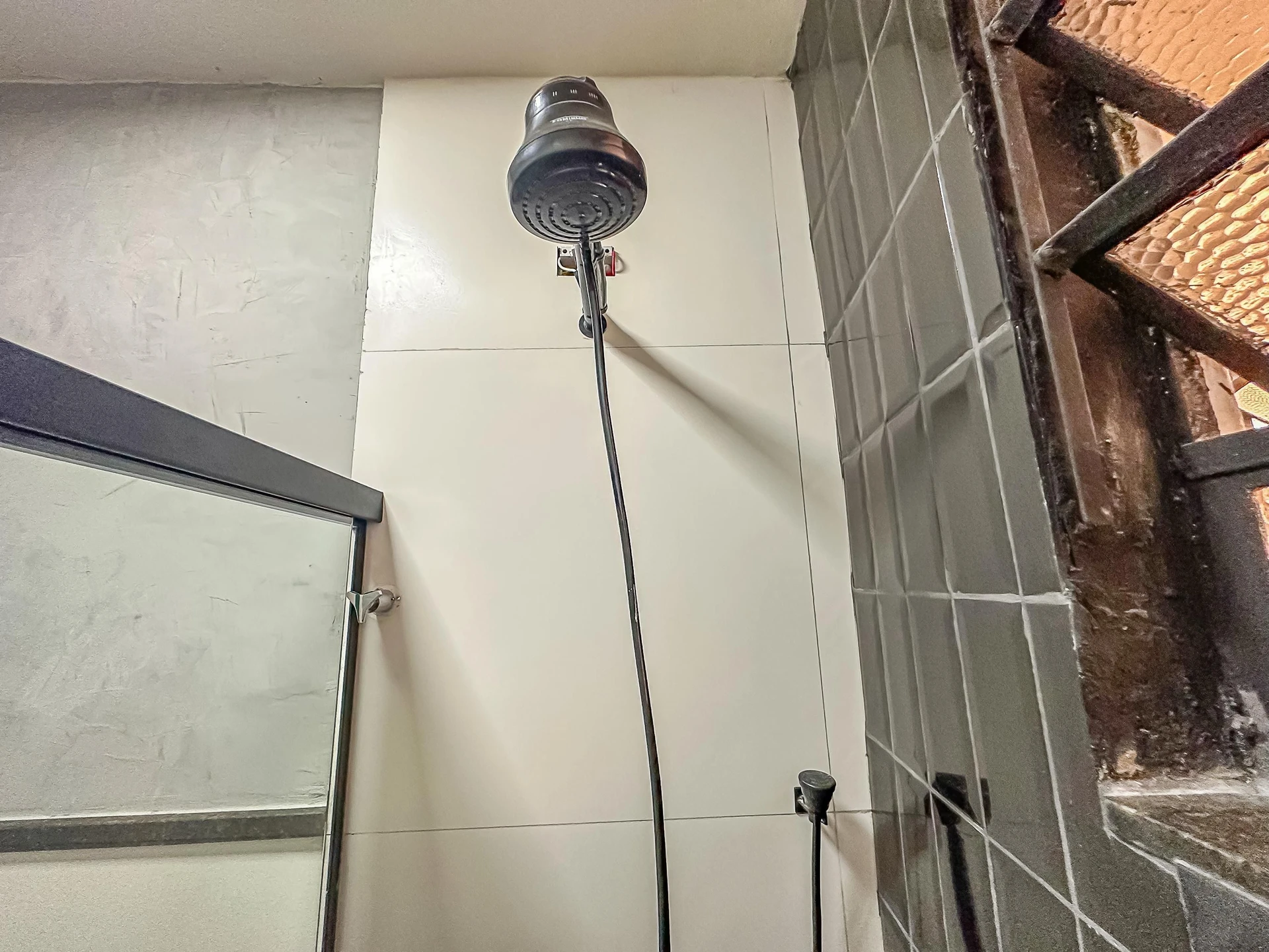 Furnished 1-bedroom apartment with no parking — photo 37