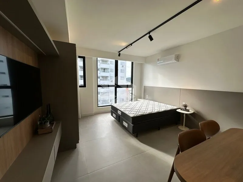 Furnished 33 m² studio with 1 bedroom and 1 bathroom — photo 4