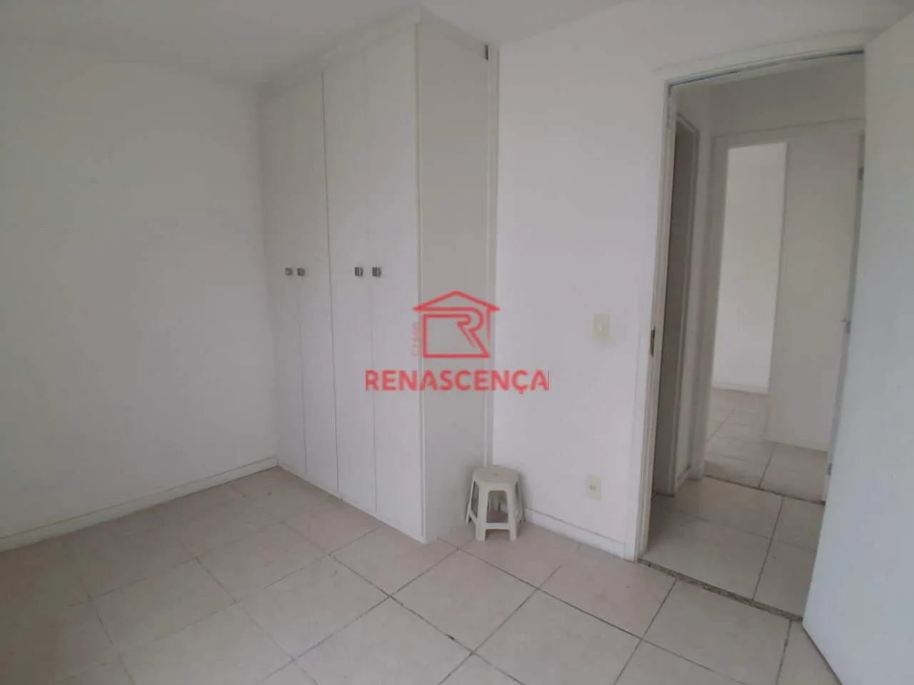 Apartamento de 2 dormitorios con vistas a la ciudad y montañas — photo 11