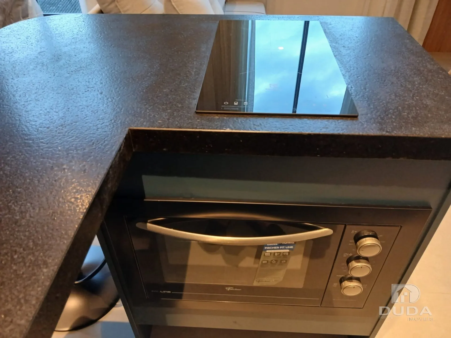 Furnished 1-bedroom apartment with balcony grill — photo 24