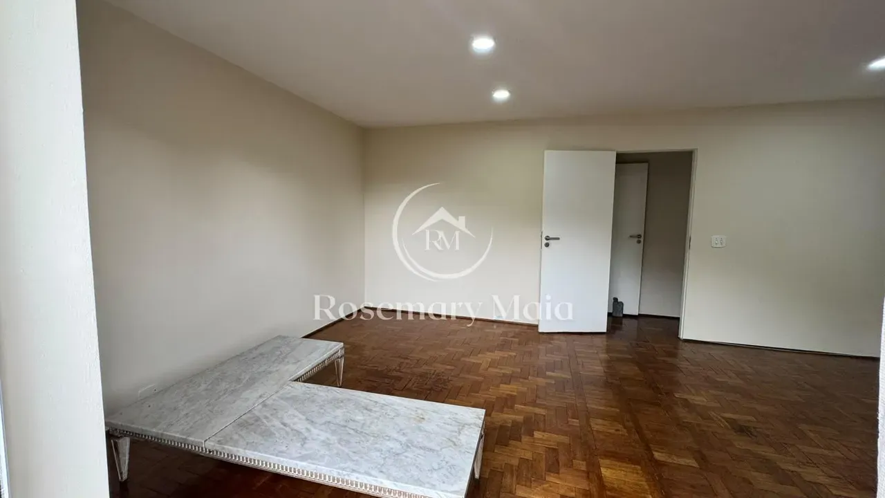 Furnished apartment, 118 m², with a park view