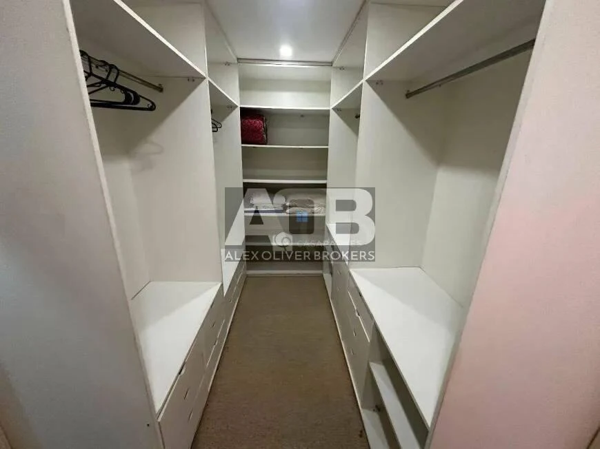 Casa sem mobília com piscina ao ar livre — photo 4