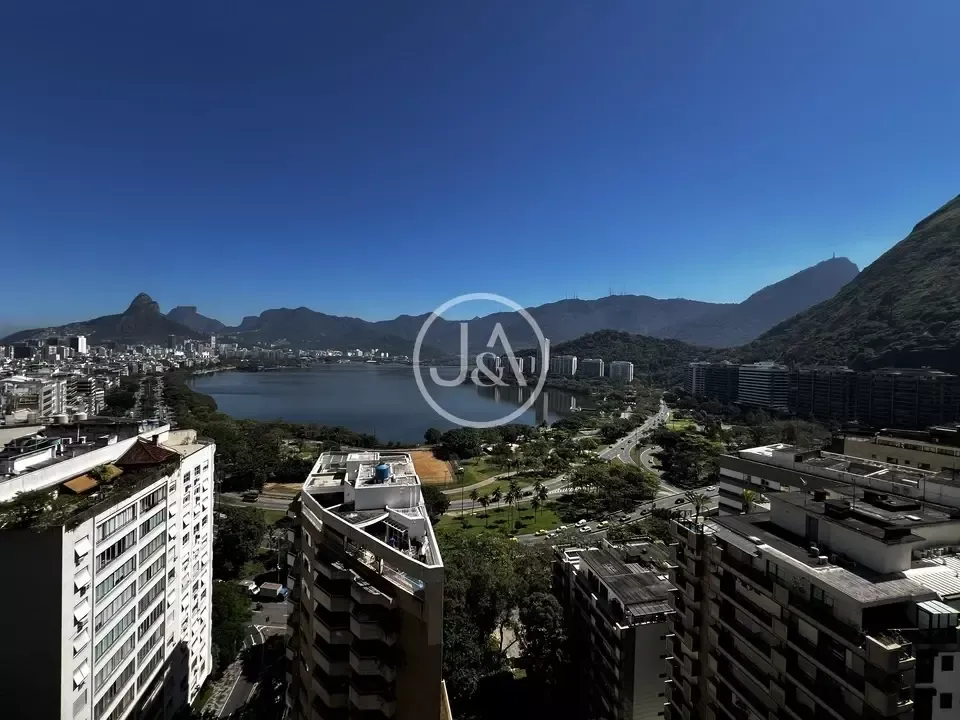 Furnished 3-bedroom apartment with 155 m² — photo 5