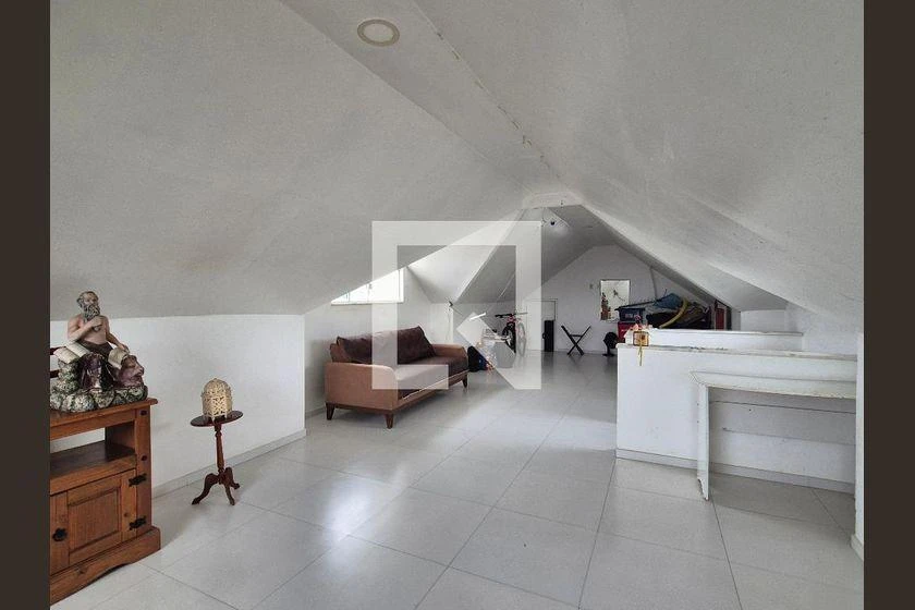 Condominium house with 4 bedrooms and a gas stove — photo 49