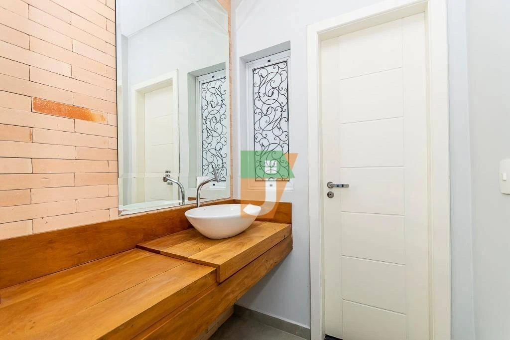 Casa de 4 quartos com banheira, Jardim das Américas — photo 17