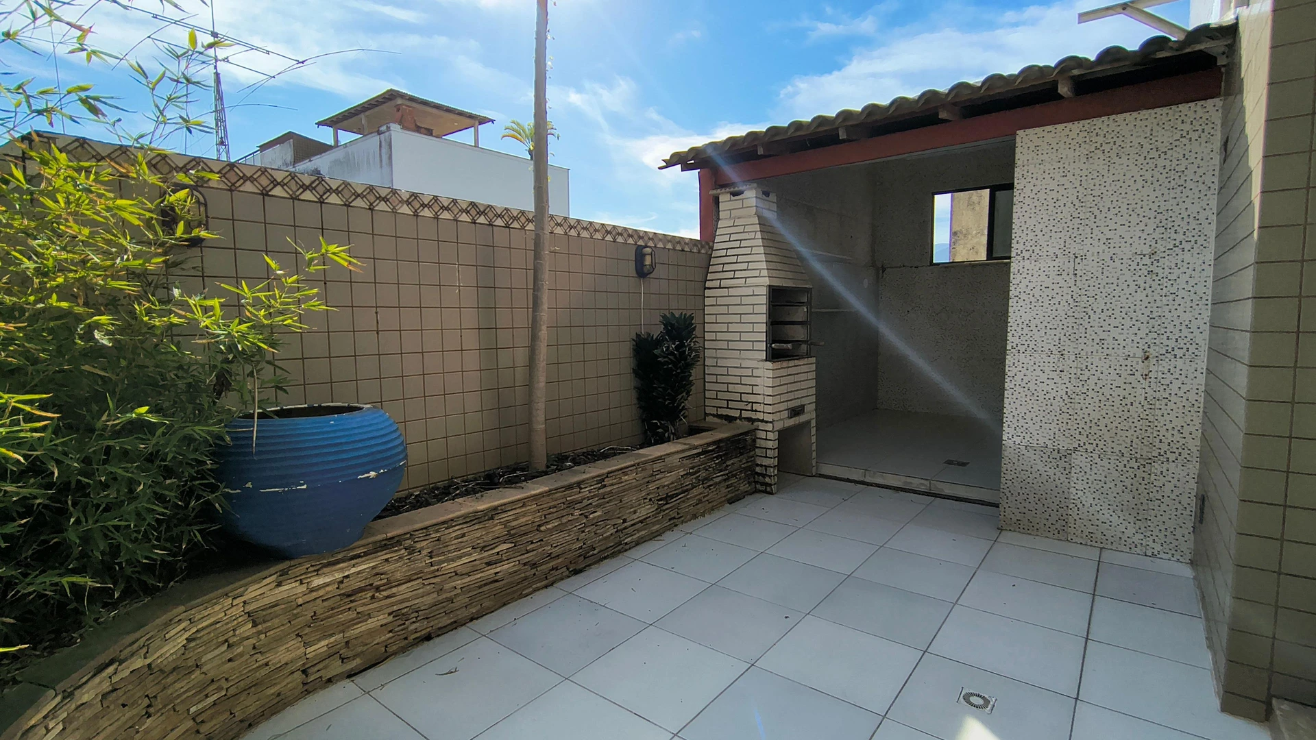 Apartment with 3 en-suite bedrooms and 5 baths, 2 parking — photo 13