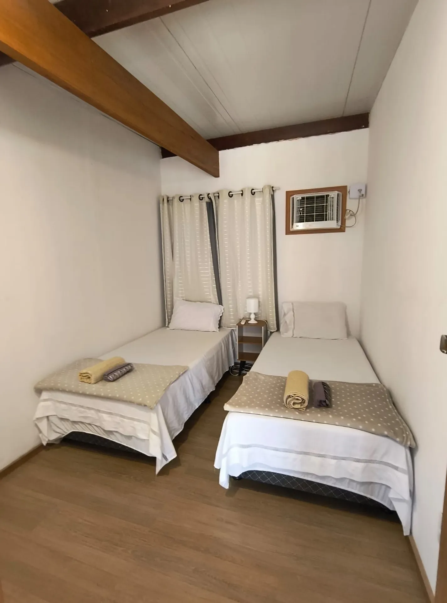 Furnished house, 180 m², with floor-to-ceiling windows — photo 14