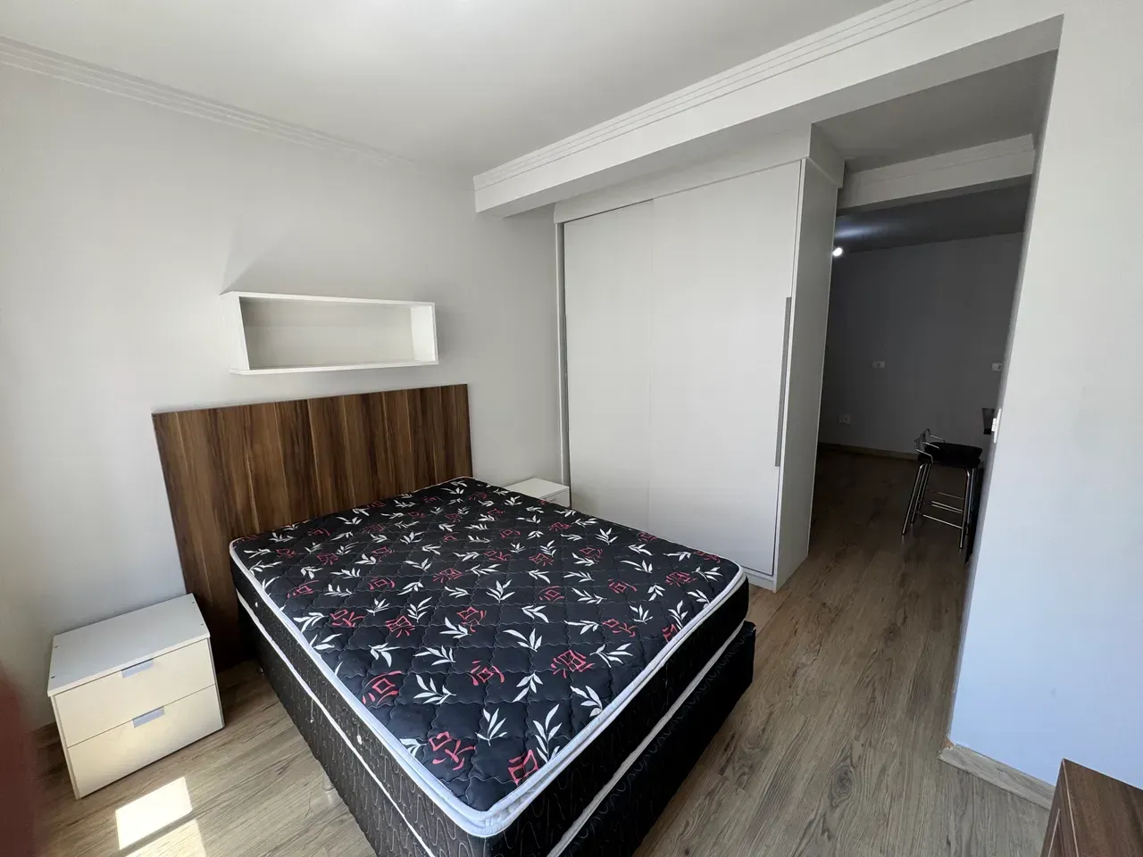 1-bedroom apartment with open kitchen and gas stove — photo 7