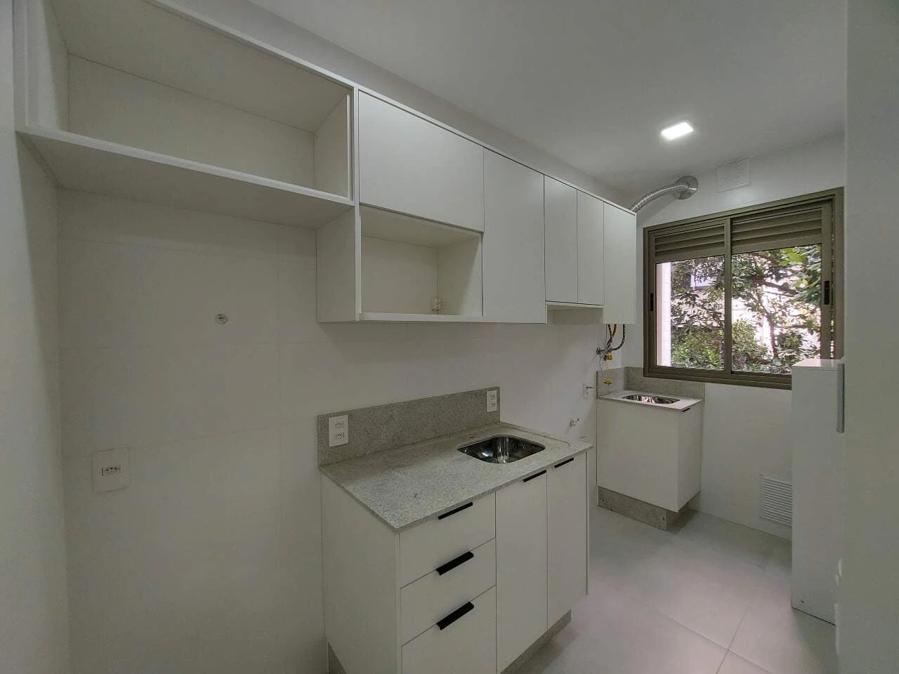 Floor-to-ceiling windows in a 2-bedroom apartment, 64 m² — photo 2