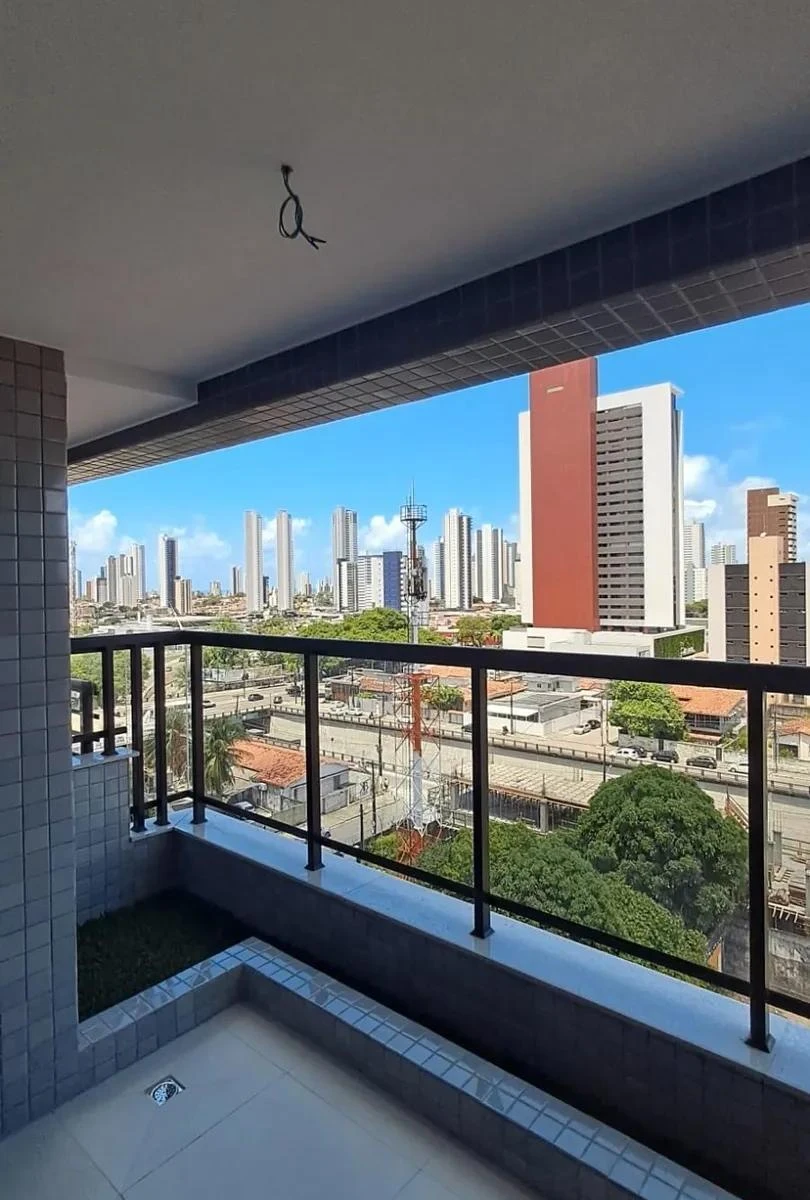 3-bedroom apartment with floor-to-ceiling windows — photo 4