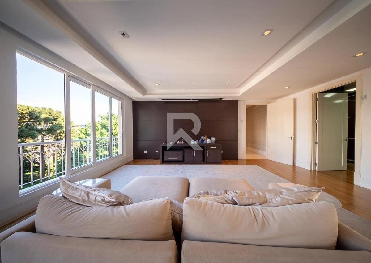 344 m² apartment with floor-to-ceiling windows and a bathtub — photo 19