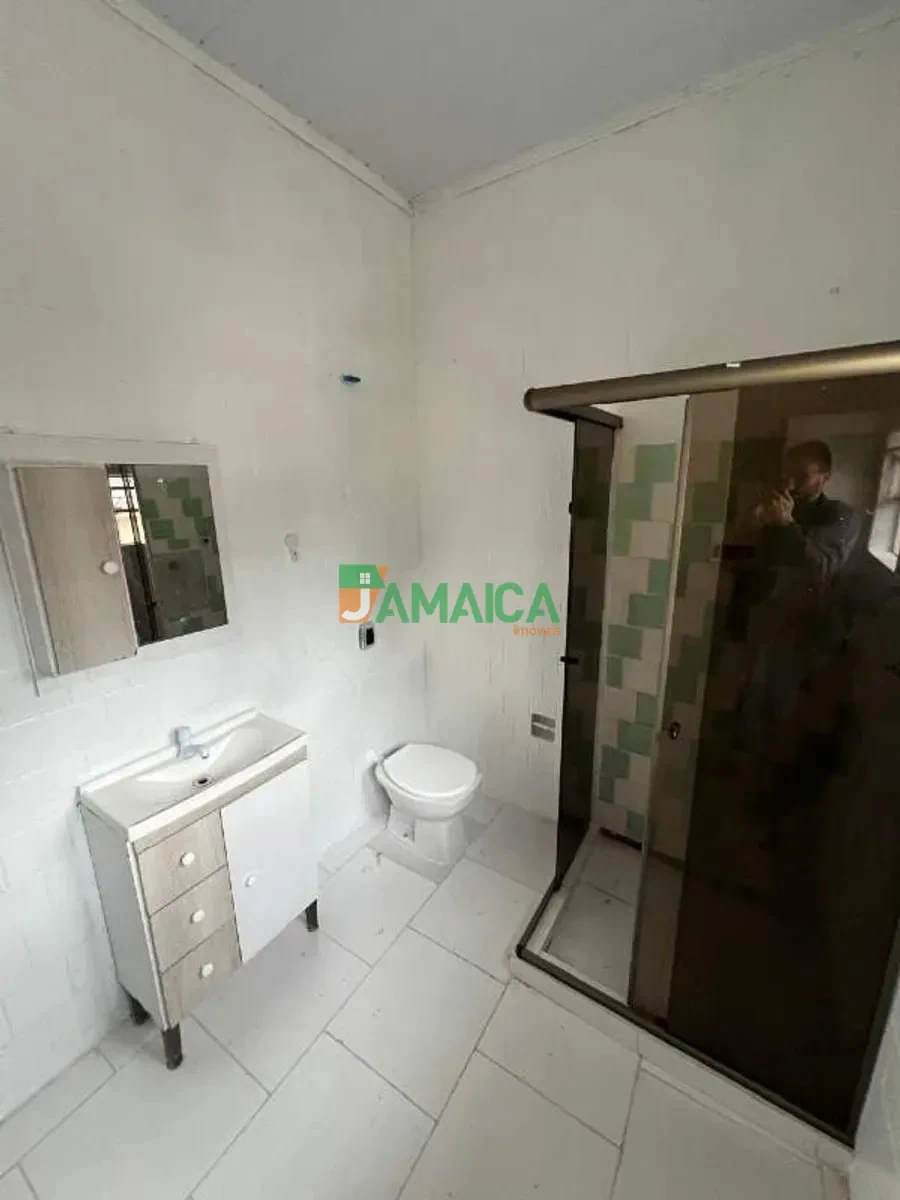 Casa, 80 m², com piso de madeira ou laminado — photo 15
