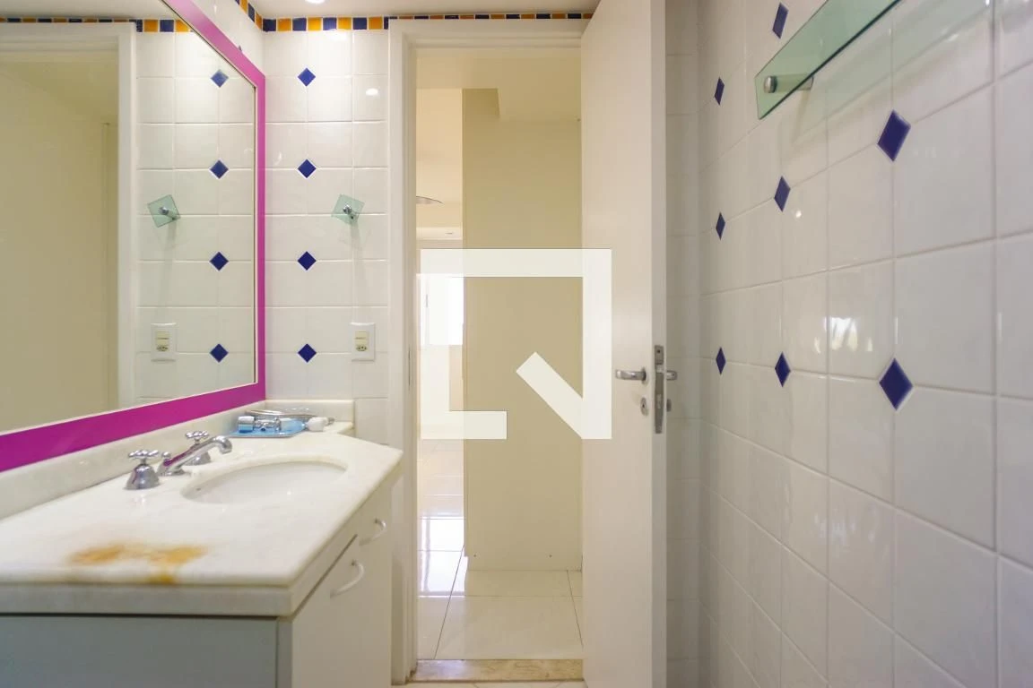 Apartamento sem mobília com 2 quartos e varanda fechada — photo 37