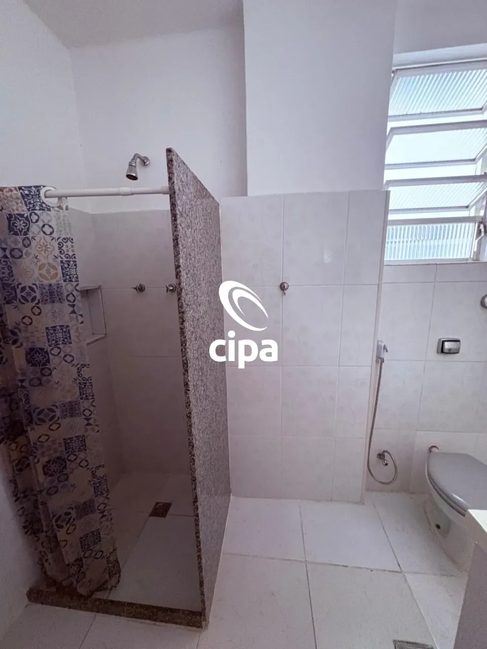 Unfurnished 1-bedroom apartment with a separate kitchen — photo 4
