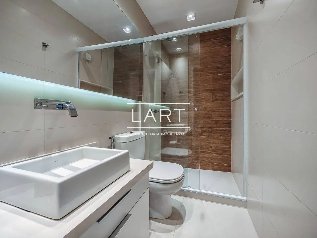 Furnished 1-bedroom apartment with 2 bathrooms — photo 10