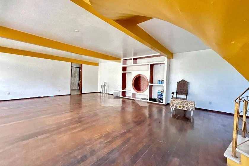 4-bedroom house with a bathtub — photo 25