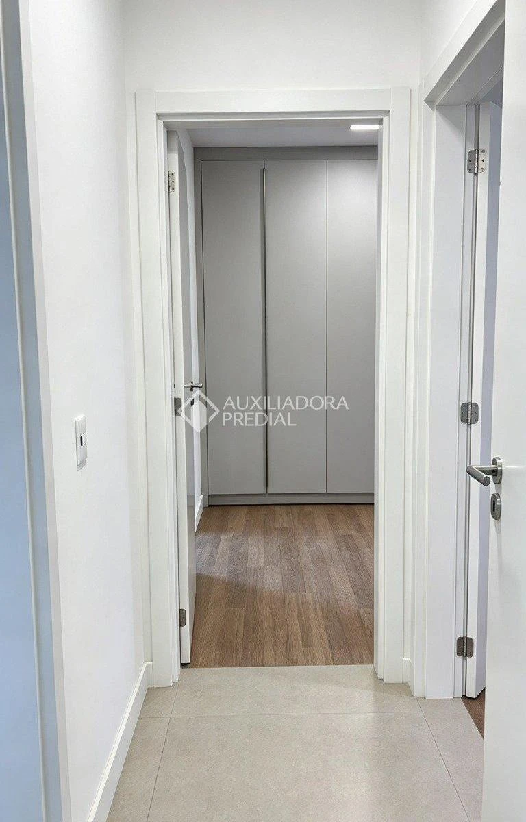 Apartment, 92 m², with floor-to-ceiling windows — photo 30
