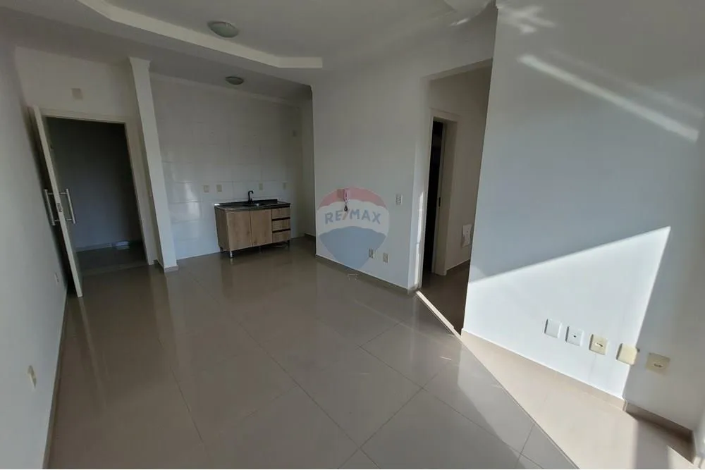 Balcony with a grill in a 2-bedroom apartment, 60 m² — photo 6