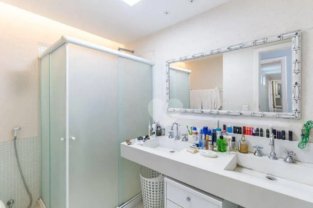 Furnished 574 m² apartment with 4 en-suite bedrooms — photo 59