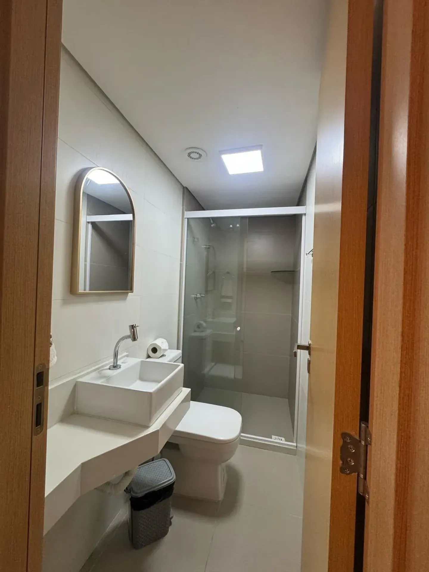 Apartamento mobiliado com 2 quartos e varanda com churrasqueira — photo 14