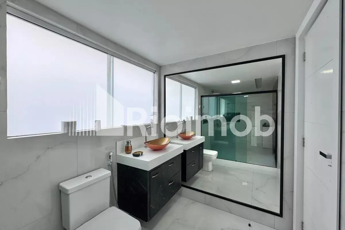 Furnished house with 5 bedrooms and 5 bathrooms — photo 37