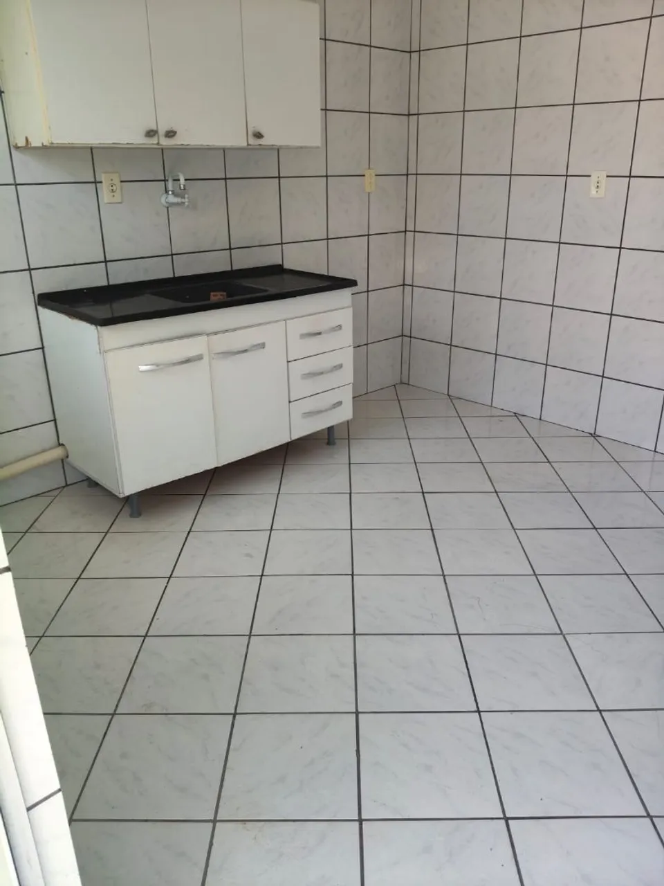 Kitnet sin amueblar con 1 dormitorio y balcón — photo 3