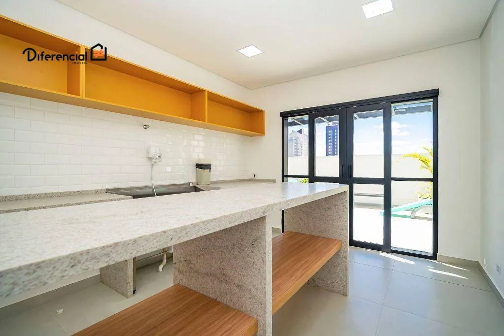 Estudio amueblado con cocina abierta y balcón — photo 34