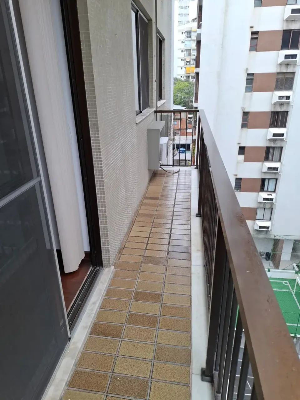 Apartment with 2 bedrooms, 3 bathrooms and a balcony — photo 7