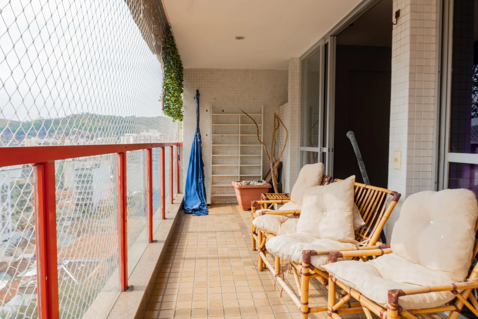 4-bedroom apartment with a mountain view in Rio de Janeiro — photo 7