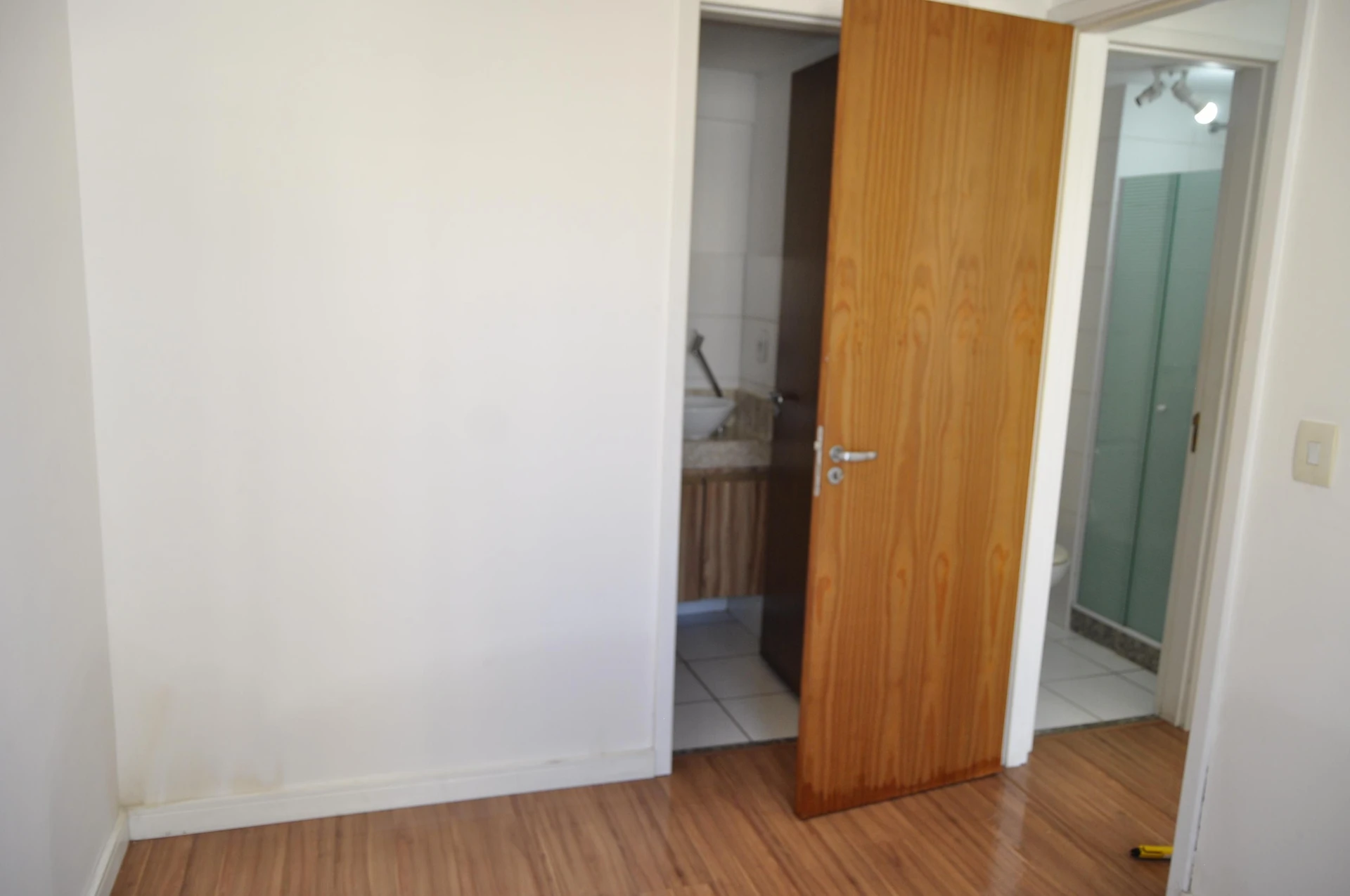 2-bedroom apartment in a building with a sauna — photo 46