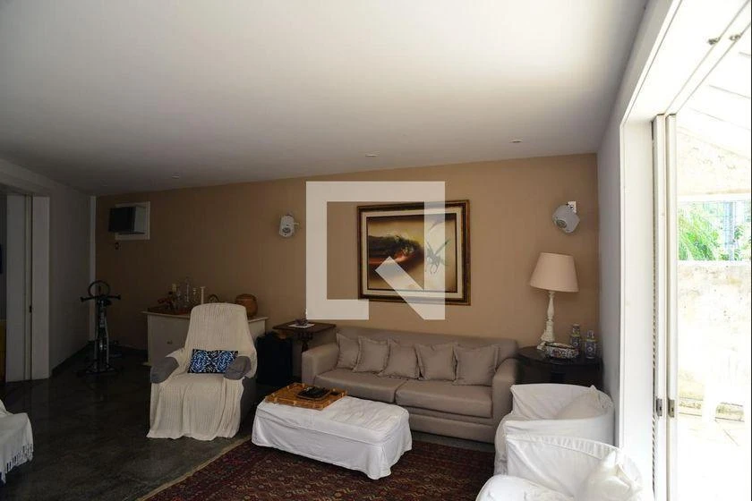 House in a gated community with 5 bedrooms and mountain view — photo 35