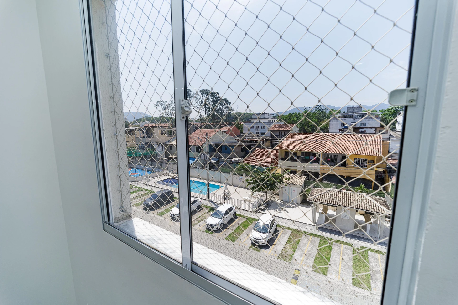 Apartamento de 2 quartos em condomínio com piscina — photo 8