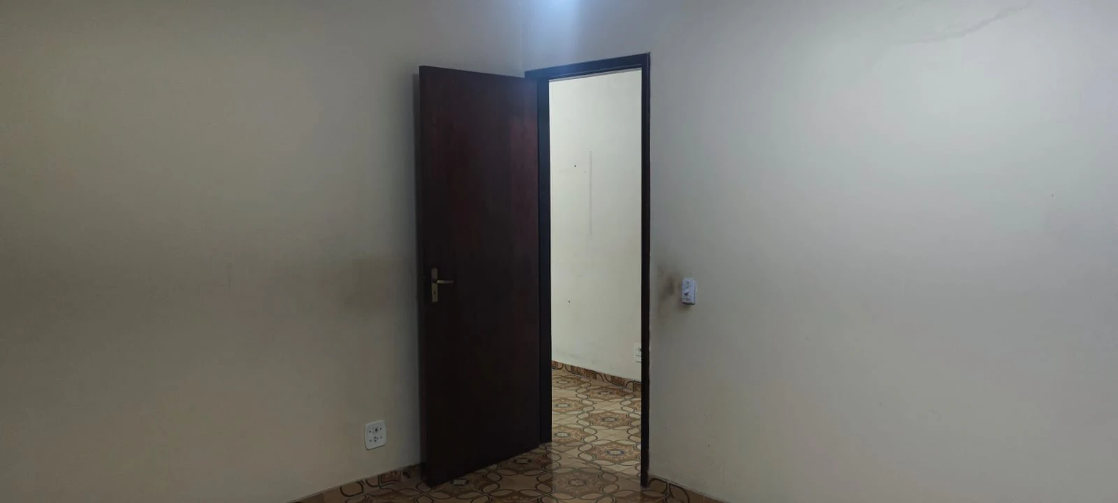 1-bedroom apartment with enclosed kitchen and parking — photo 3