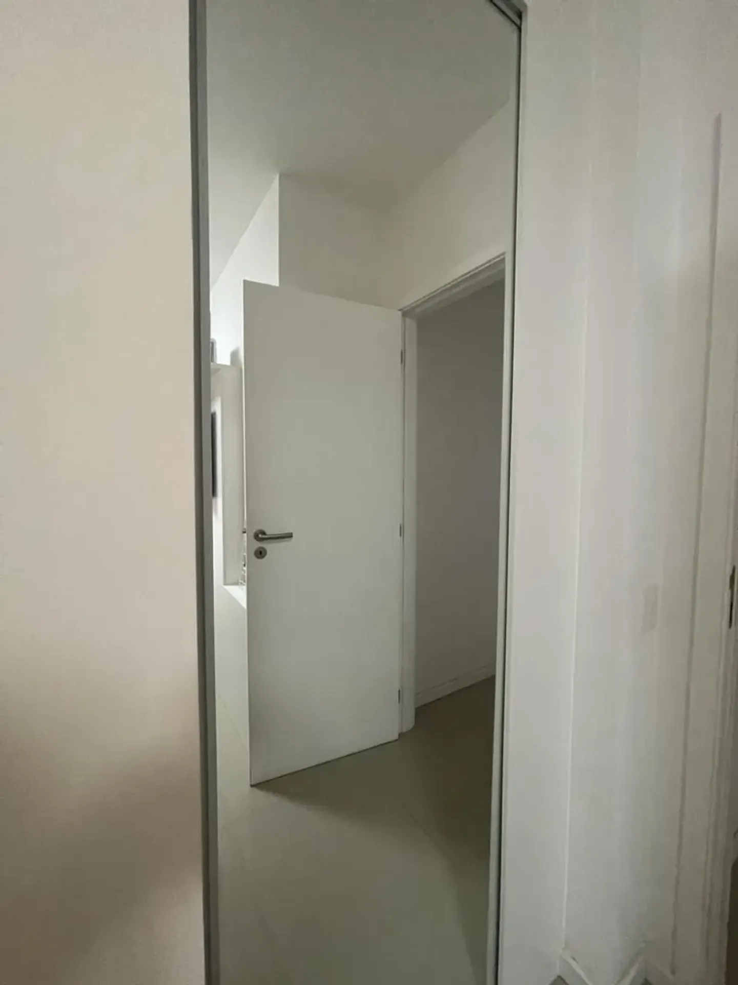 86 m² apartment with a walk-in closet and a washing machine — photo 13