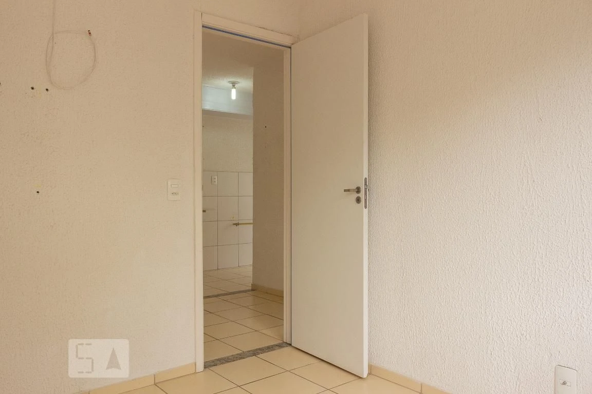 Unfurnished 2-bedroom apartment with closed kitchen — photo 28
