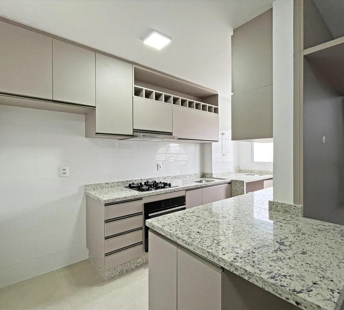 53 m² apartment with a washing machine and a home office — photo 2