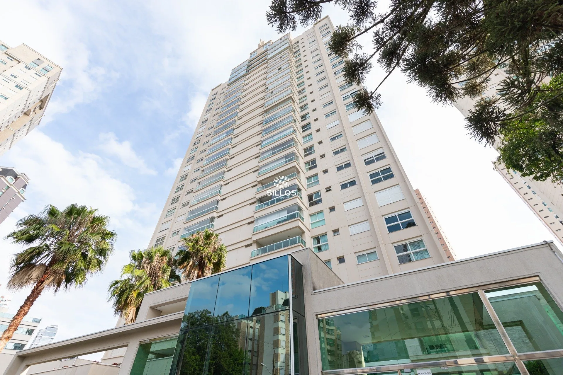 Квартира 321 м² з 3 спальнями-сюїтами і 4 паркомісцями — photo 61