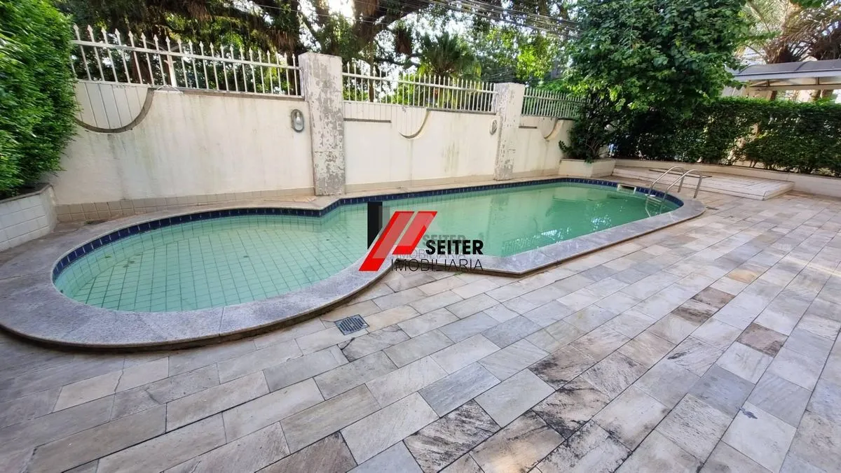 255 m² apartment with a private pool and a bathtub — photo 53