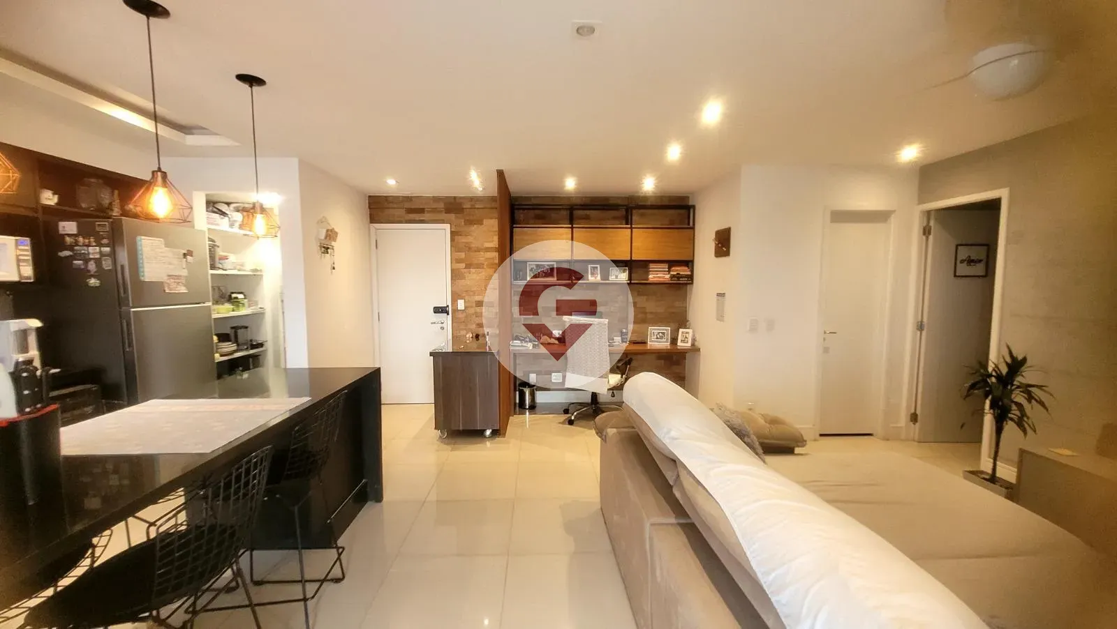 Departamento de 1 dormitorio con balcón cerrado con vidrio