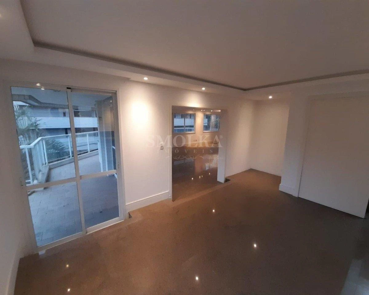 Ванна та 4 спальні: квартира 255 м² — photo 28