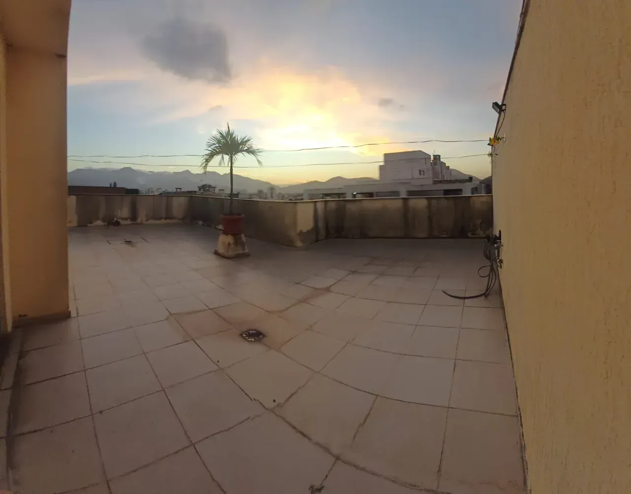 Duplex penthouse with 3 bedrooms and city views — photo 9