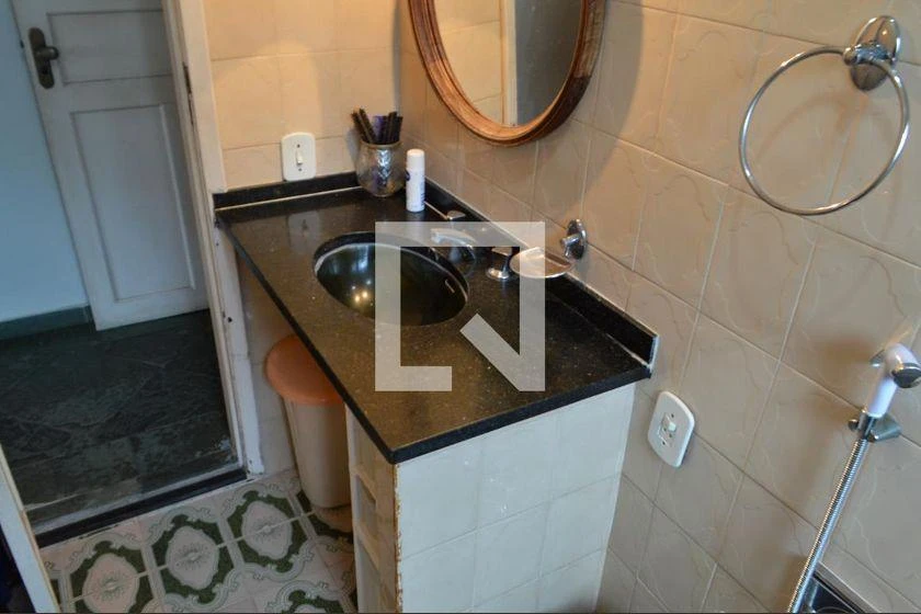 House with 5 bedrooms, balcony and 650 m² — photo 19