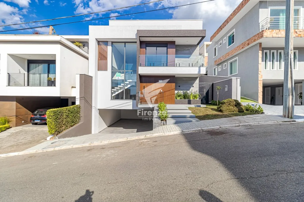 Furnished house with 4 bedrooms and 320 m² — photo 59