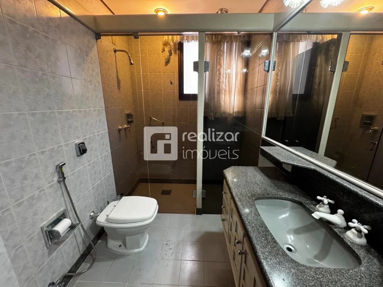 Apartamento de 290 m² com 4 dormitórios e varanda envidraçada — photo 15