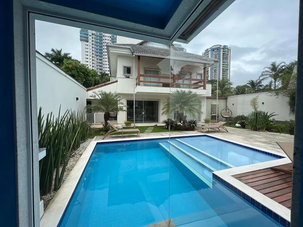 Furnished 700 m² house with 4 en-suites and 4 parking — photo 32