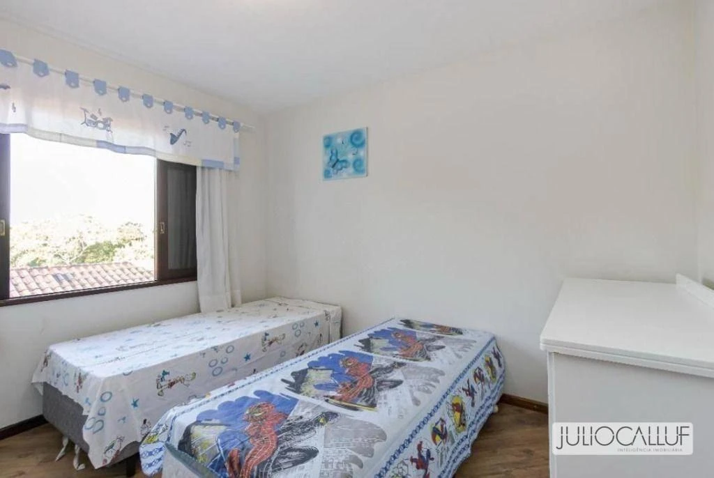 4-bedroom house with a washing machine in Curitiba — photo 2