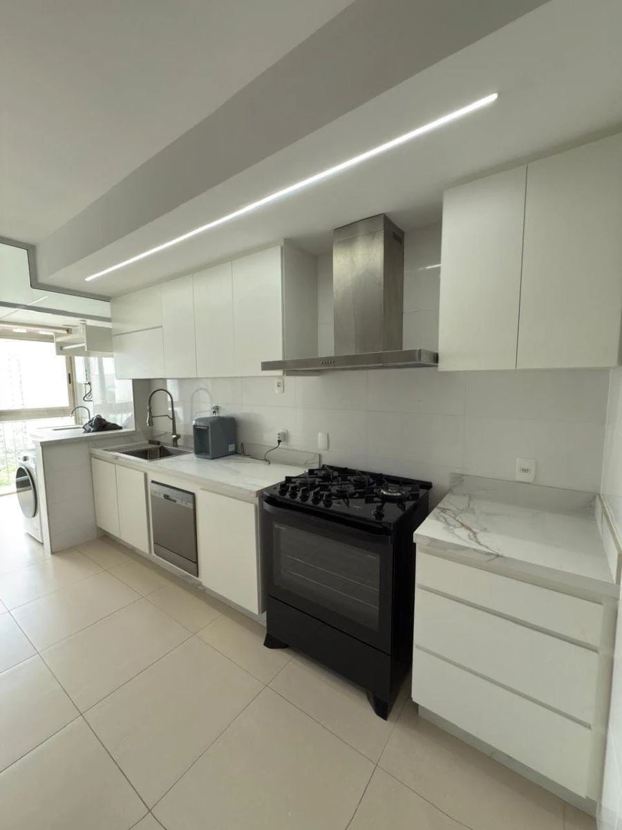 294 m² apartment with 4 suites and an open-plan kitchen — photo 16