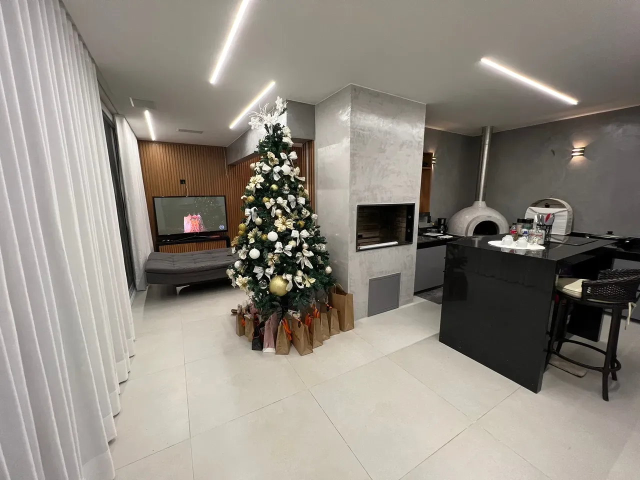 Furnished 189 m² apartment with 3 en-suite bedrooms and 2 parking — photo 45